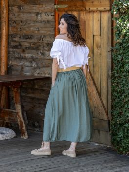 Gombbal díszített szoknya